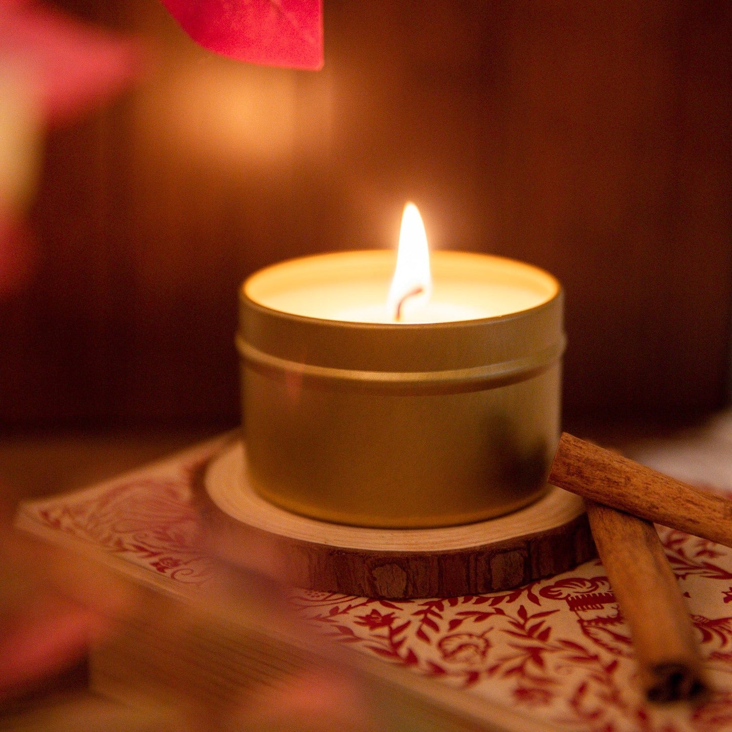 Cabin Retreat (Seasonal) - Cedarwood, Grapefruit & Cinnamon